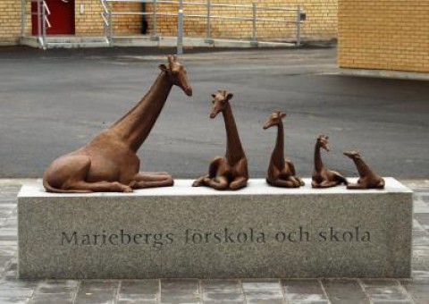 Girafferna, del i gestaltningen Märkliga djur