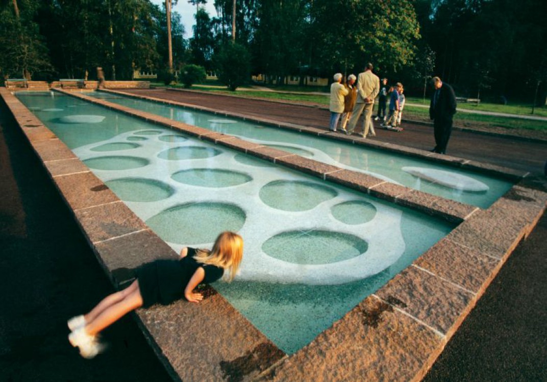 <h1><a href='/medlemmar/mette-wihlborg'>Mette Wihlborg</a></h1><h4>"Fossil"<br />
Bass&auml;ngbotten, 5x25m, i terrazzo.<br />
&Aring;byparken, V&auml;sterhaninge, Haninge Kommun.<br /></h4>